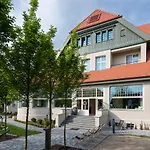 Eureka Hotel 3*