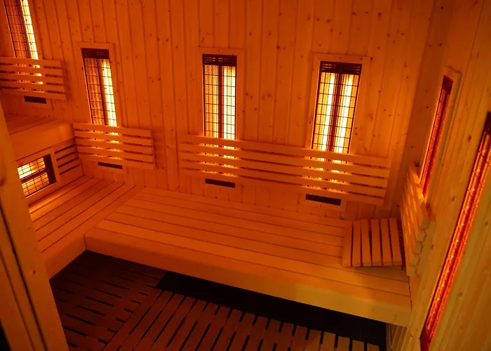 Отель Eureka 3*